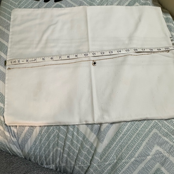 Elegant Gold Necklace with Pendant - Picture 5 of 6